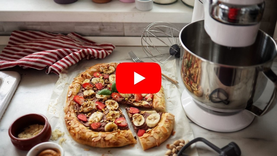 Rețetă pizza cu ciocolată și fructe